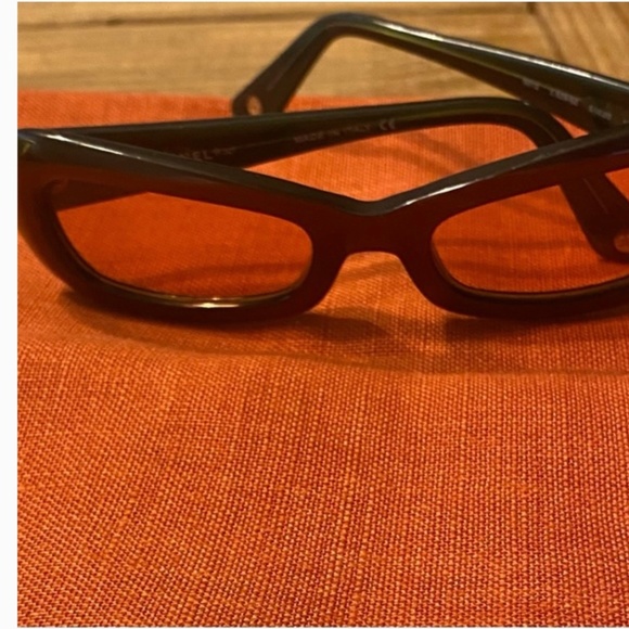 Chanel sunglasses - Picture 2 of 8